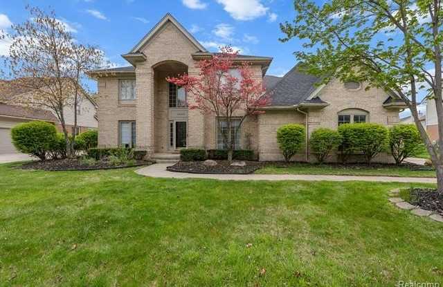 45419 GLENGARRY Boulevard photos photos