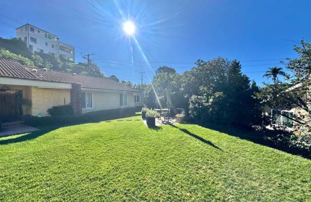 Spacious Single Story Ondulando home on a cul-de-sac. Gallery 4