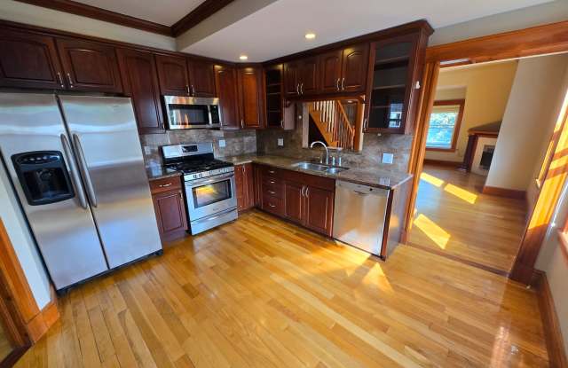 2BD 2 Bath With Loft in Cambridge Central Square Next to WholeFoods Available Now! - 12 Saint Paul Street, Cambridge, MA 02139