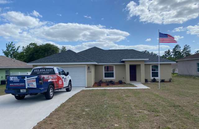 Custom Home - Desirable SW Ocala neighborhood 3/2/2 ** Wont Last** photos photos