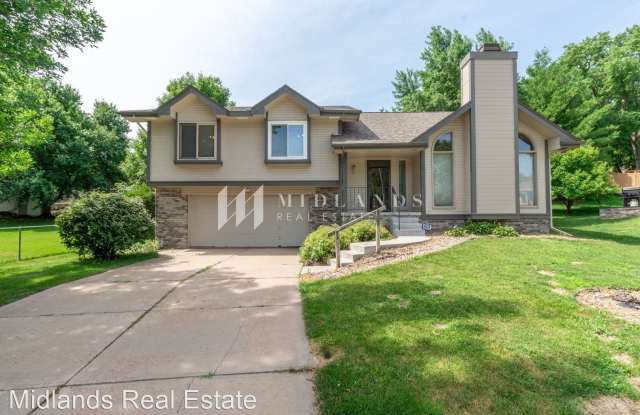 14807 Karen Circle - 14807 Karen Circle, Omaha, NE 68137