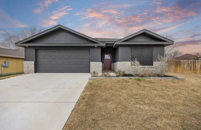 3 BEDROOM 2 BATH CUSTOM HOME IN NOLANVILLE photos photos