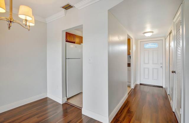 8225 Sunrise Lakes Boulevard Gallery 4