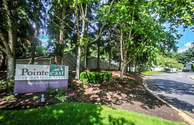 Charming 2 Bed 2 Bath Condo in Redmond Gallery 1