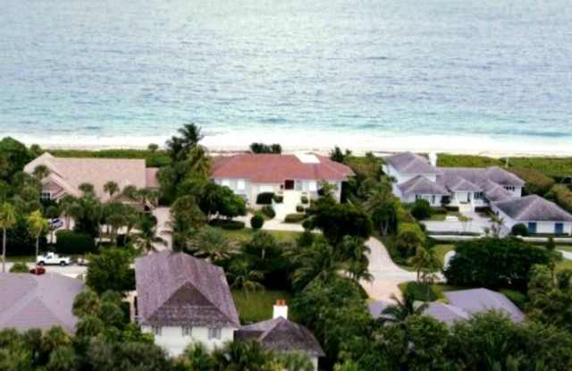 Seasonal Rental Steps from the ocean! Gallery 3