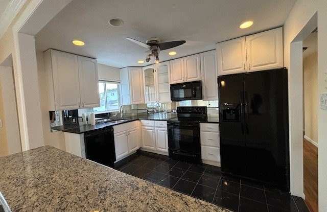 229 Riviera Drive E Gallery 3