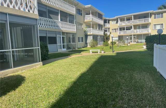 450 Golden Isles Dr photos photos