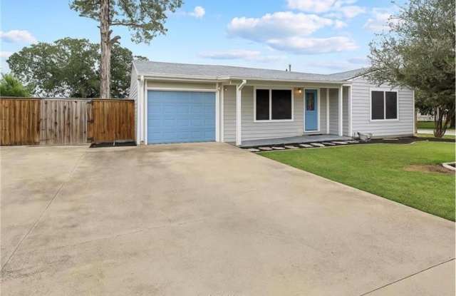1017 Winding Road Gallery 1