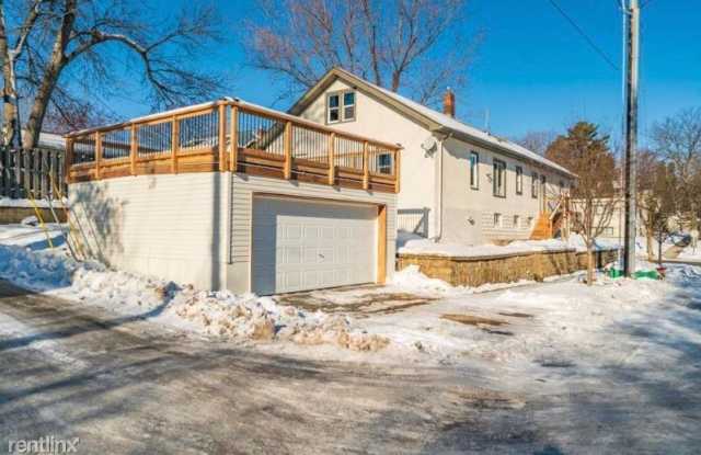 1220 Saint Clair Avenue Gallery 2