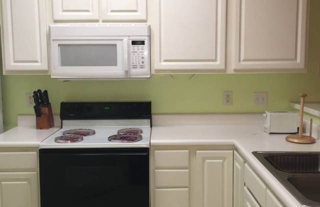 SPECIAL!  2 Bedroom/2 bath Condo; 1/2 off rent second month photos photos