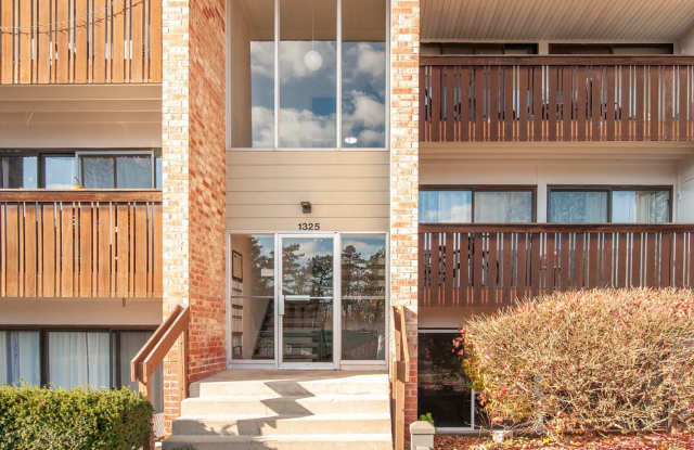 Spacious Condo in Summit View for Rent photos photos