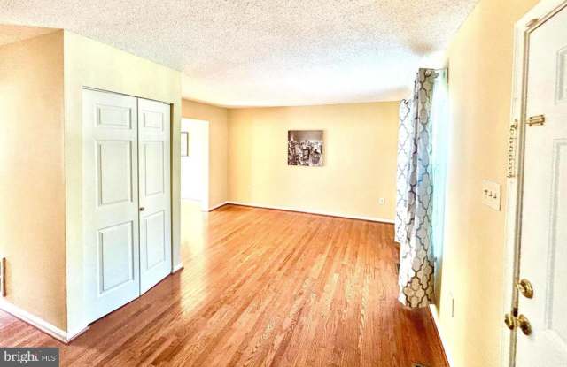 723 SAINT MICHAELS Drive Gallery 4