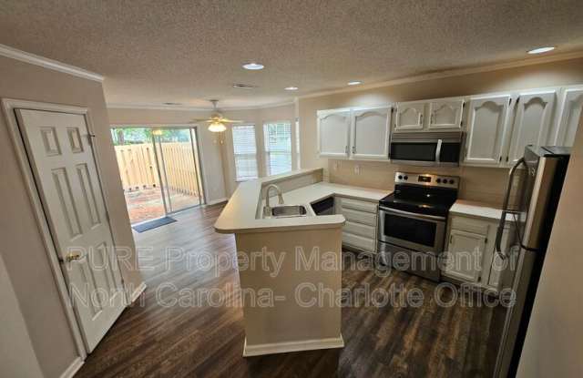 11148 Whitlock Crossing Ct photos photos