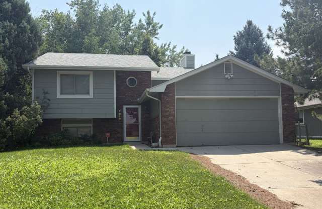 Spacious Split-Level Home with Large Fenced Yard + Garage Gallery 1