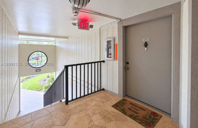10951 W Clairmont Cir Gallery 2