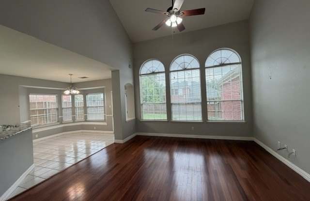 1609 Simsbury Drive Gallery 4
