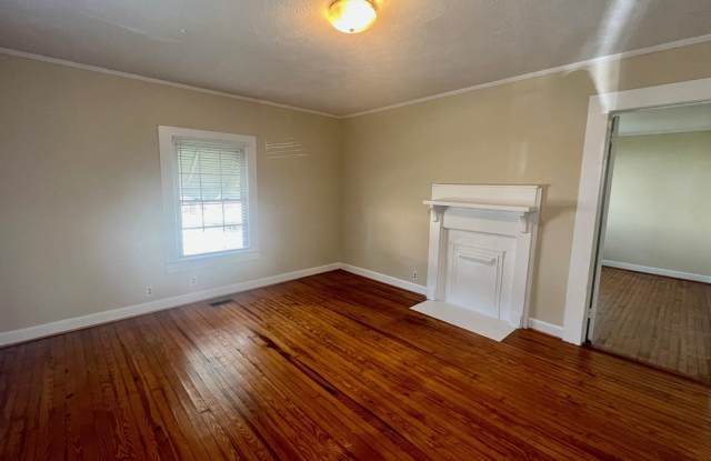 817 DILLARD CIRCLE Gallery 2