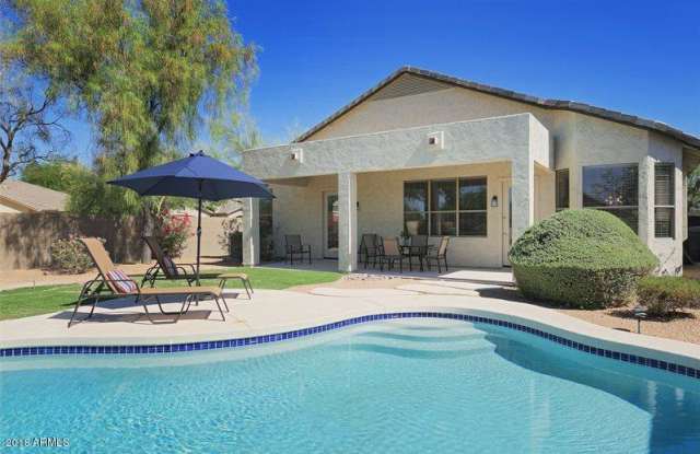 7233 E FLEDGLING Drive Gallery 3