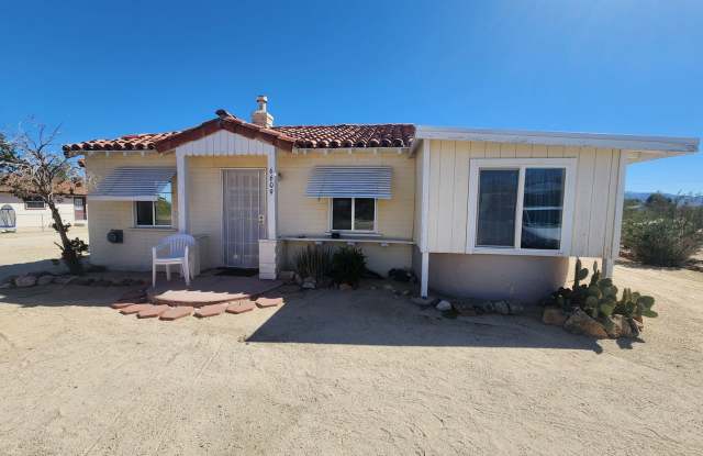 Coming Soon! Furnished One Bedroom with Bonus Room for Extra Space - 6609 Star Dune, Twentynine Palms, CA 92277