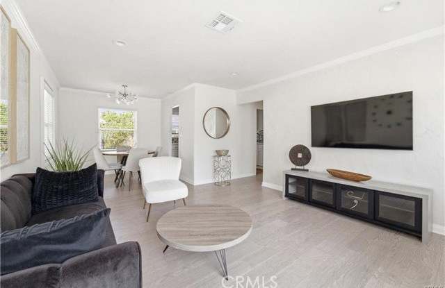 6501 Charlesworth Avenue Gallery 4
