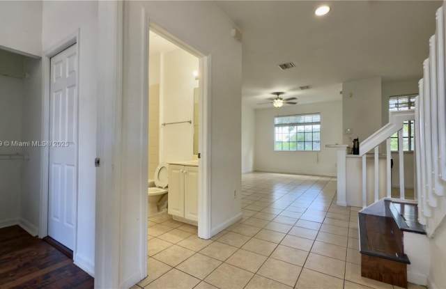 1109 Lucaya Dr photos photos