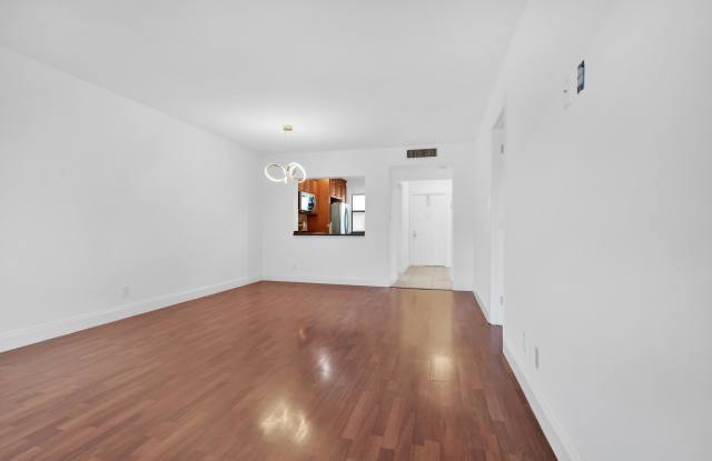 1252 S Military Trail Gallery 3