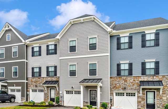 THREE LEVEL TOWN HOUSE IN KELLERTON - 1612 Corn Crib Place, Frederick, MD 21702