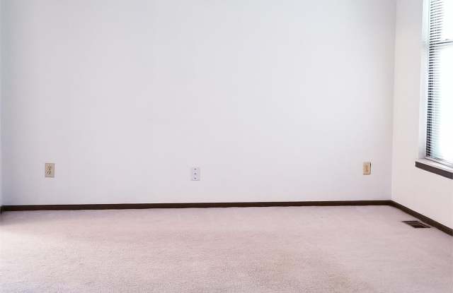 1312 West Sheridan Street Gallery 3