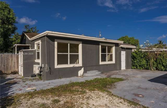 2996 NW 93rd St photos photos