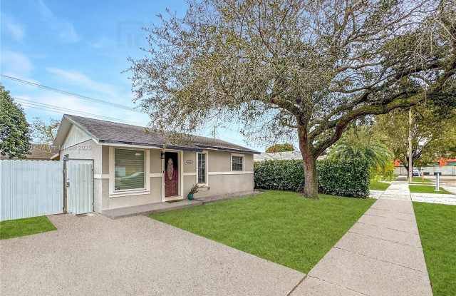 2631 N 72nd Way photos photos