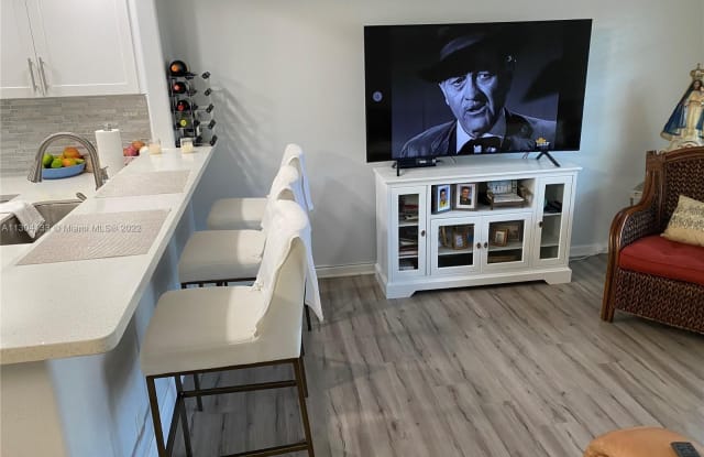 13250 SW 7th Ct Gallery 2