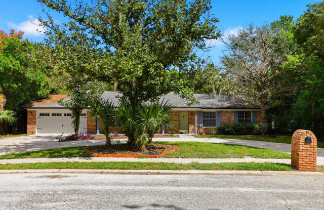 325 W Hornbeam Dr Gallery 1