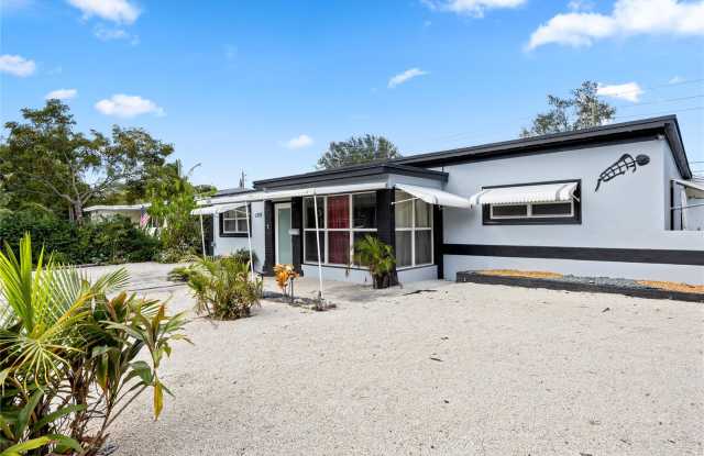 1525 NE 160th St - 1525 Northeast 160th Street, North Miami Beach, FL 33162