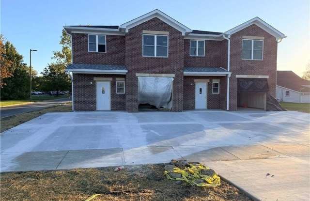 2020 North Greentree Boulevard photos photos