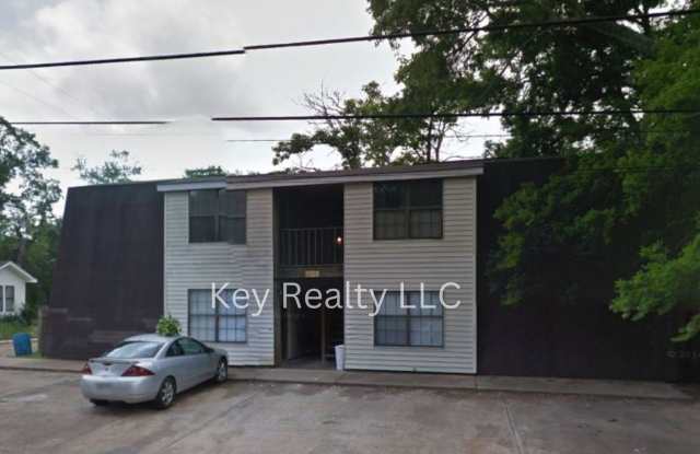 214 - C Lee St. - Pineville, on the corner of Sanders and Lee, Upstairs unit photos photos