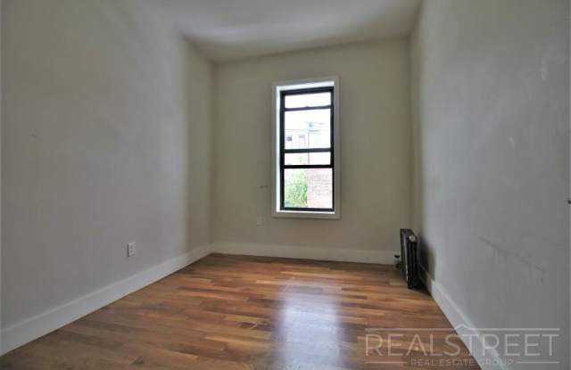 1689 Carroll St Gallery 4