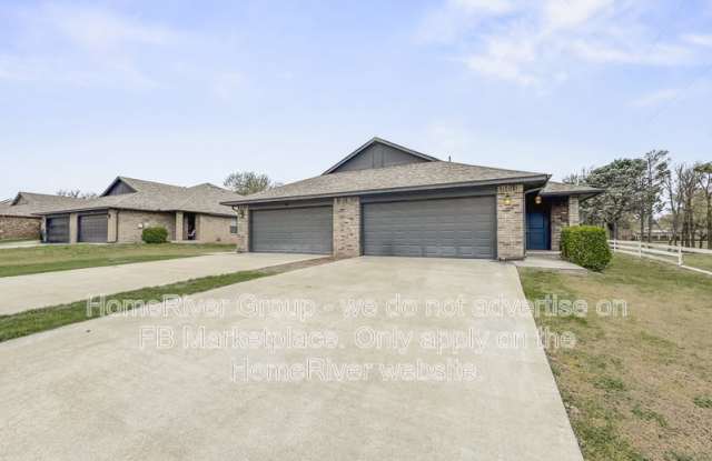 949 N Midwest Blvd photos photos