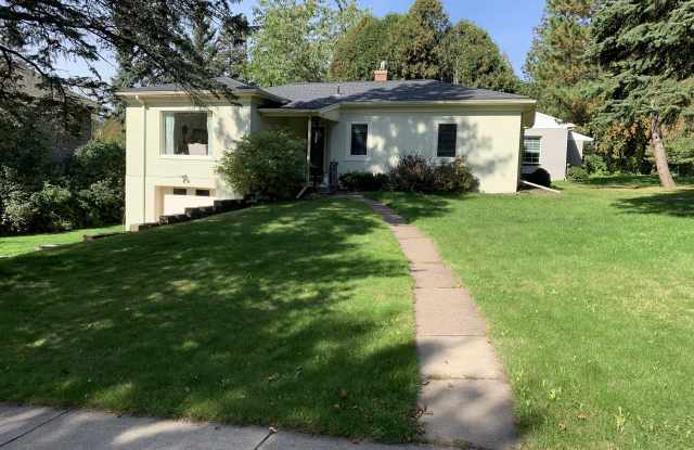2531 E 3rd St photos photos