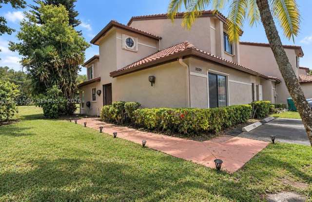 3539 Inverrary Blvd W Gallery 1