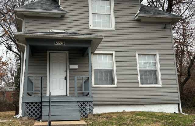 COMING SOON ! 2 STORY - Large 3 Bedroom 1 Bath Home 2 Story $1495 photos photos