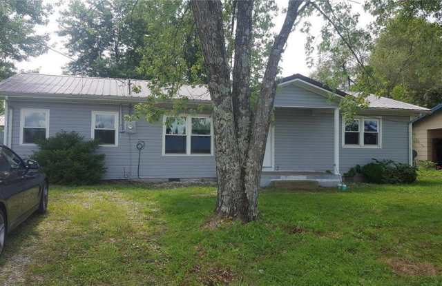 735 East Main - 735 East Main Street, Richland, MO 65556