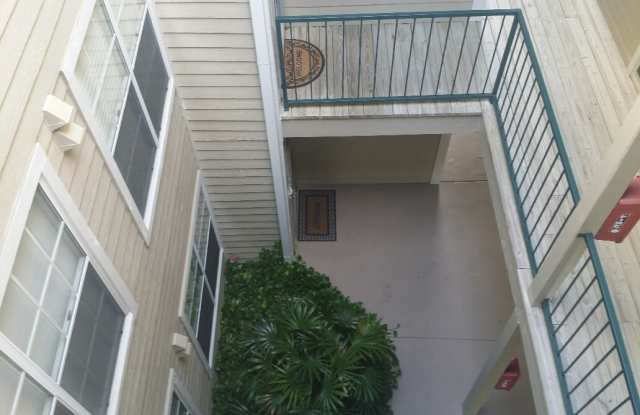 Completely Renovated 3rd Floor condominium with panoramic views GARAGE INCLUDED! Gallery 3