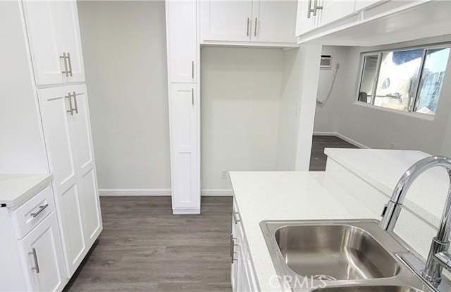 1417 S Greenwood Avenue photos photos