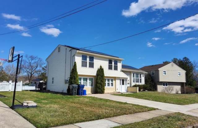 208 PELHAM ROAD S photos photos