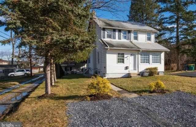 607 W LAWN Avenue photos photos