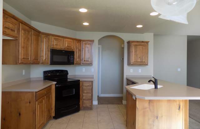 1237 S 4050 W Gallery 3