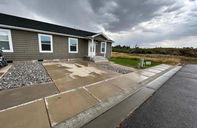 220 Riverwood Dr. photos photos
