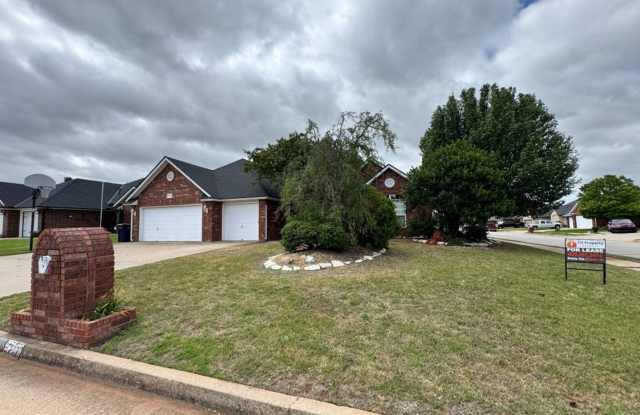 4-bedroom 2 bath home in Kingsbrook, lots of storage, 2 dining areas and stand-up storm shelter! Enjoy a neighborhood walking track and playground! photos photos