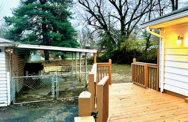 1402 Mark Trail Rd photos photos