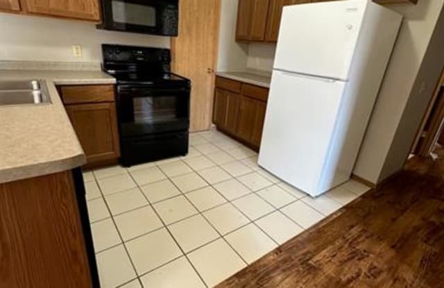 614 Scott Avenue - 3 photos photos
